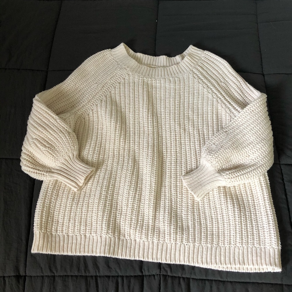 Aeire sweater
